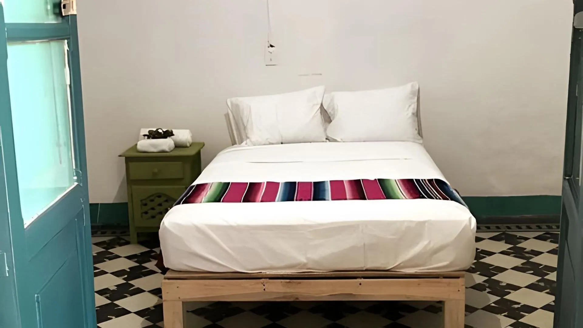 Guadalajara, Habitacion Privada En El Corazon Del Centro Historico Con Areas Comunes Y Banos Compartidas location